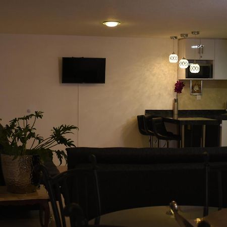 Departamento Alejandro - Completo Y Amplio Departamento En Una Zona Muy Tranquila De La Cdmx เม็กซิโกซิตี้ ภายนอก รูปภาพ